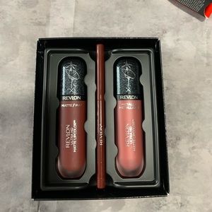 Revlon X Ashley Graham Trio Lip stick + lipliner